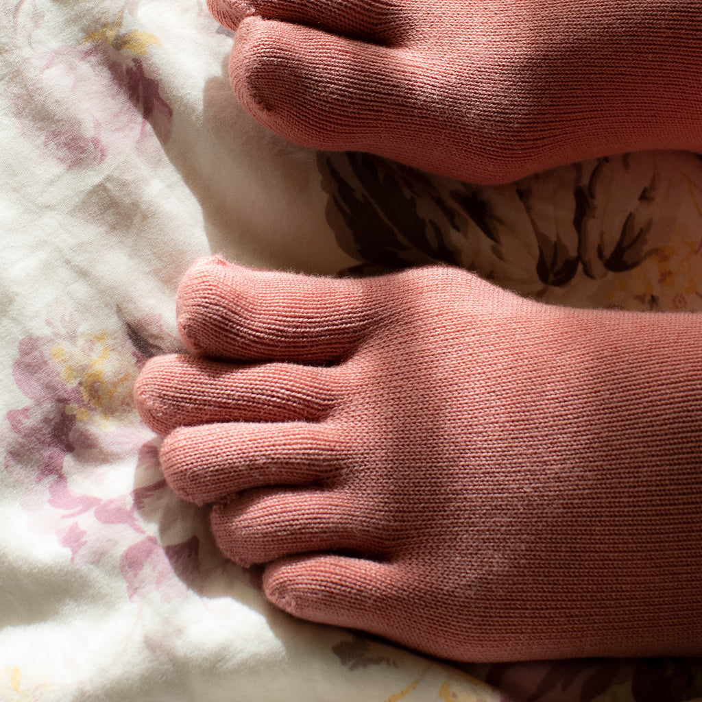 Loose-Fit Cotton Toe  Crew Socks