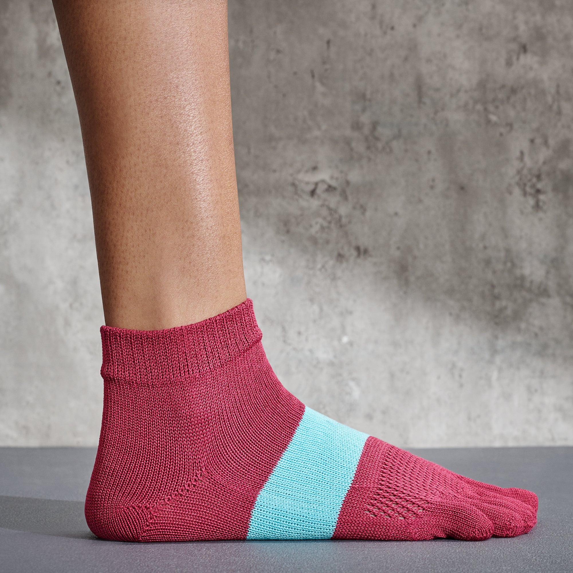 Signature Run Toe  Socks
