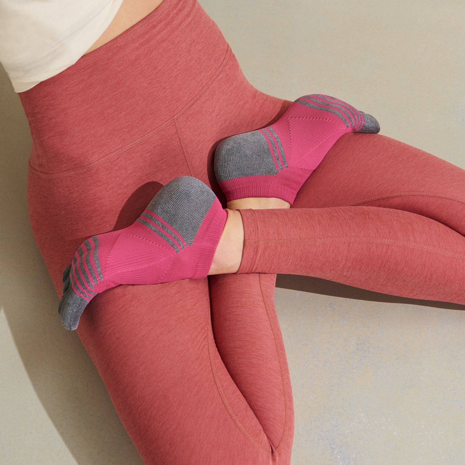 Super Fit Grip Run Toe  Socks