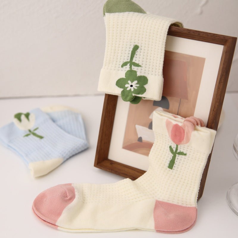 Women's Bloom Burst Floral Petal Thin Socks